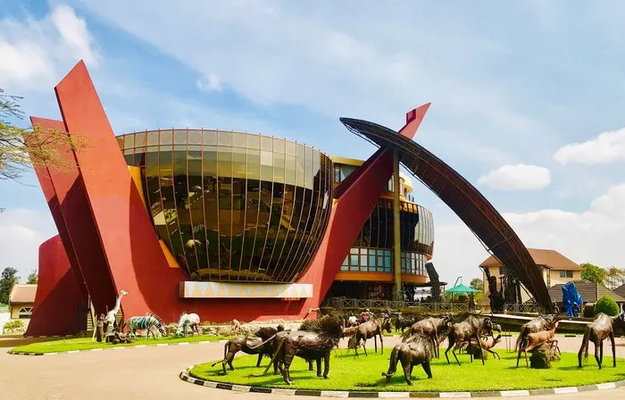 Arusha Tanzania: Safari Gateway City Guide
